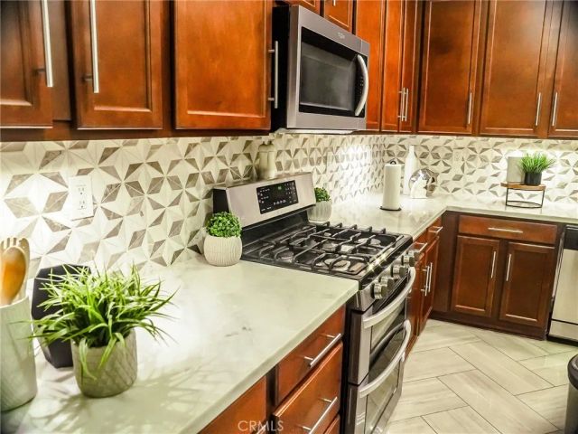 18052 Passionflower, San Bernardino, CA 92407