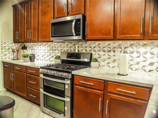 18052 Passionflower, San Bernardino, CA 92407