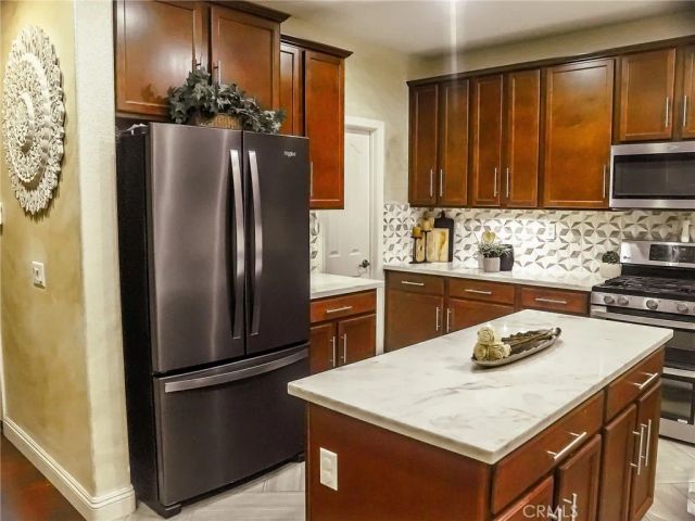 18052 Passionflower, San Bernardino, CA 92407