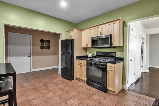 5302 Broadway Street, Lancaster, NY 14086