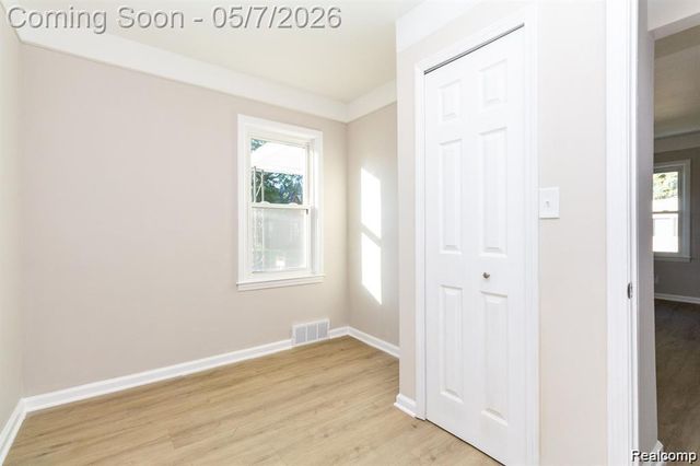 8269 Westminster Avenue, Warren, MI 48089