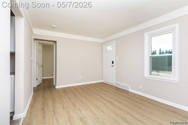 8269 Westminster Avenue, Warren, MI 48089