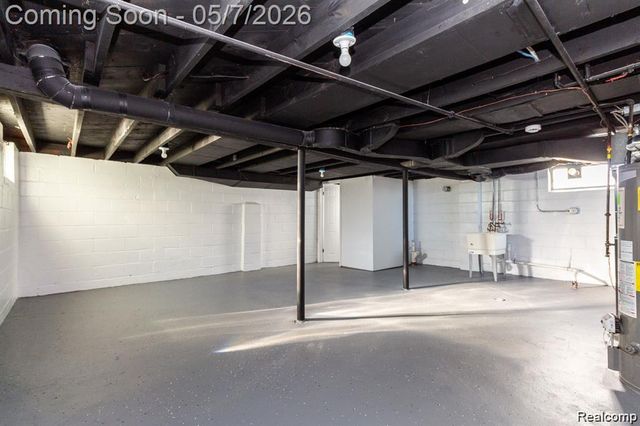 8269 Westminster Avenue, Warren, MI 48089