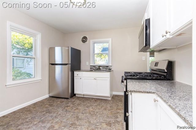 8269 Westminster Avenue, Warren, MI 48089