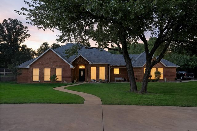 210 Saddle Club Road, Weatherford, TX 76088