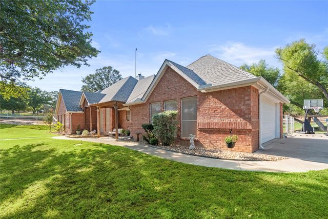 210 Saddle Club Road, Weatherford, TX 76088