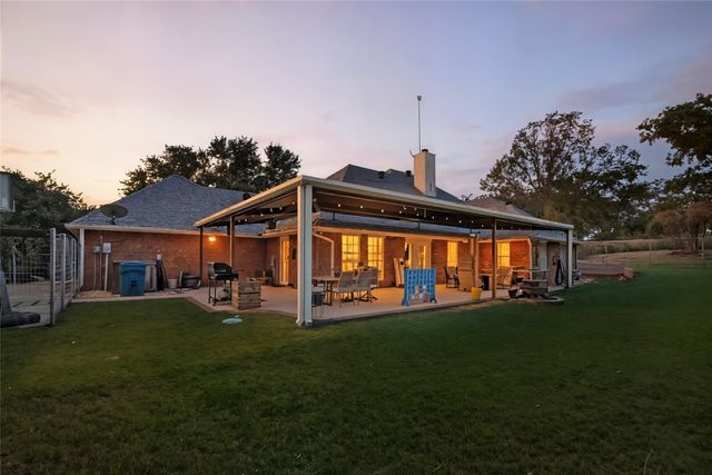 210 Saddle Club Road, Weatherford, TX 76088