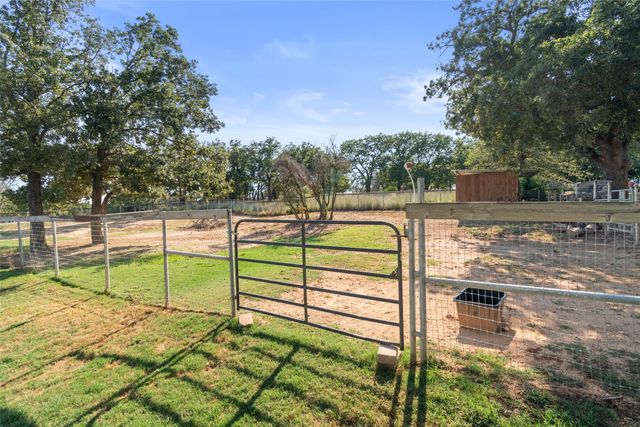 210 Saddle Club Road, Weatherford, TX 76088