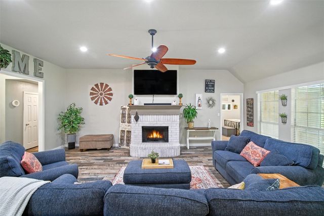 210 Saddle Club Road, Weatherford, TX 76088