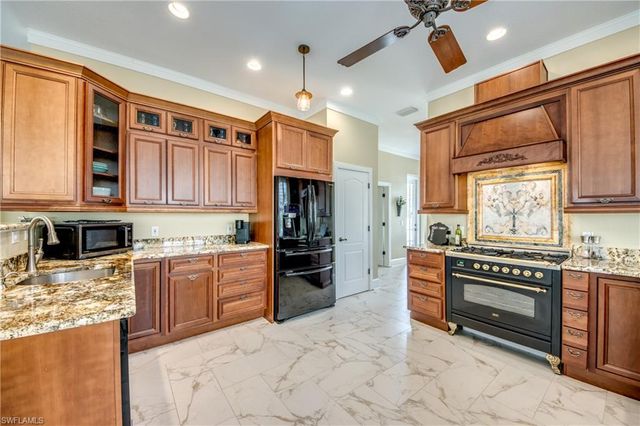 3426 SW 7th LN, Cape Coral, FL 33991