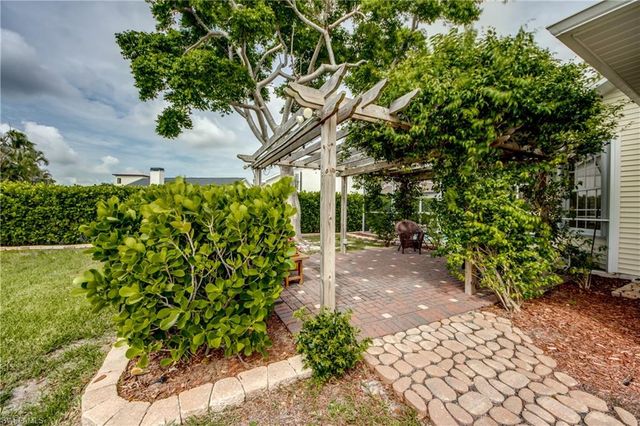 3426 SW 7th LN, Cape Coral, FL 33991