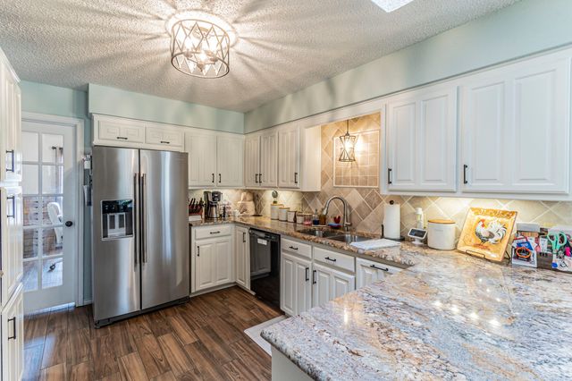 18007 Saddlehorn Lane, Mansfield, TX 76063