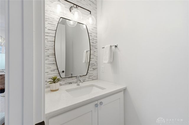 3847 Drake Avenue, Cincinnati, OH 45209