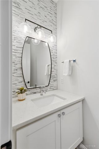 3847 Drake Avenue, Cincinnati, OH 45209