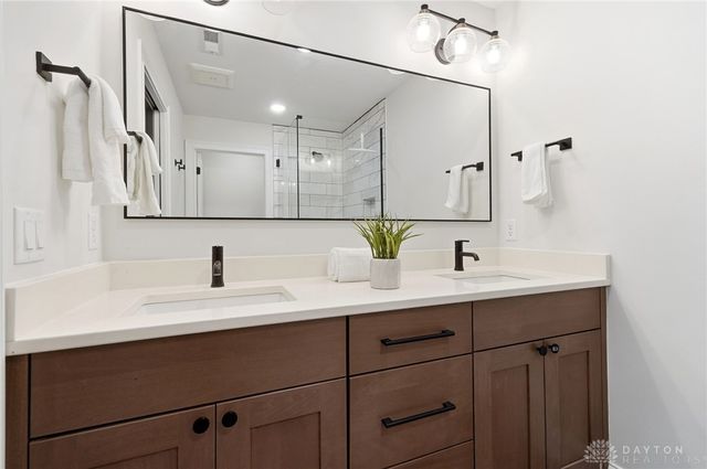 3847 Drake Avenue, Cincinnati, OH 45209