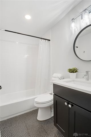 3847 Drake Avenue, Cincinnati, OH 45209