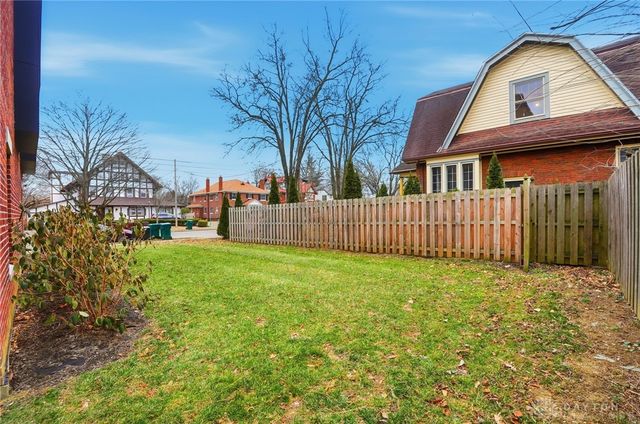 3847 Drake Avenue, Cincinnati, OH 45209