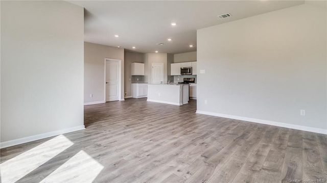 2212 Savannah View Drive, Lake Charles, LA 70607