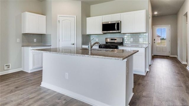 2212 Savannah View Drive, Lake Charles, LA 70607