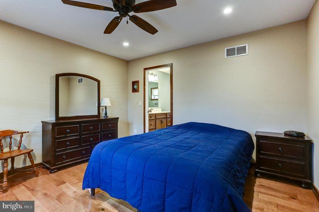 401 SARHELM RD, Harrisburg, PA 17112