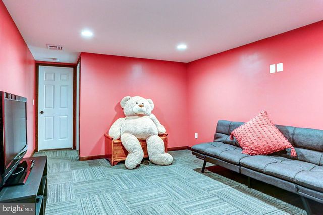 401 SARHELM RD, Harrisburg, PA 17112