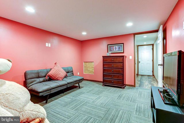 401 SARHELM RD, Harrisburg, PA 17112