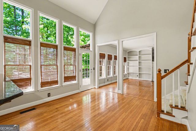 5702 Fallsbrook Lane NW, Acworth, GA 30101