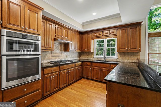 5702 Fallsbrook Lane NW, Acworth, GA 30101