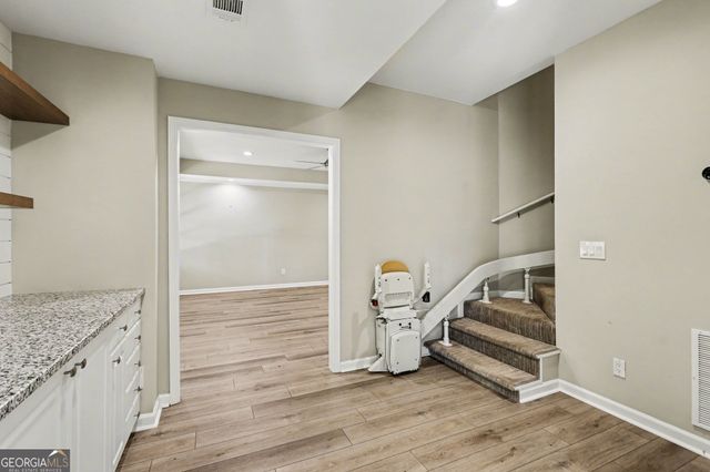 5702 Fallsbrook Lane NW, Acworth, GA 30101