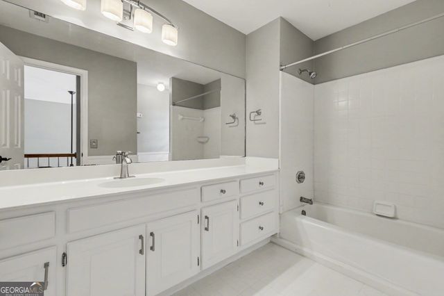 5702 Fallsbrook Lane NW, Acworth, GA 30101