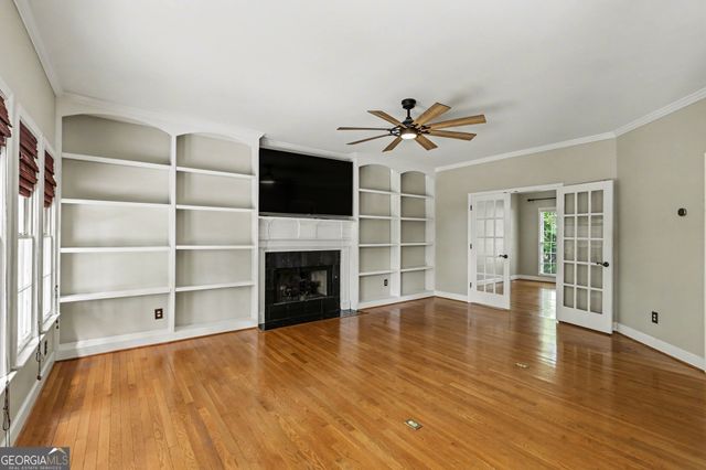 5702 Fallsbrook Lane NW, Acworth, GA 30101