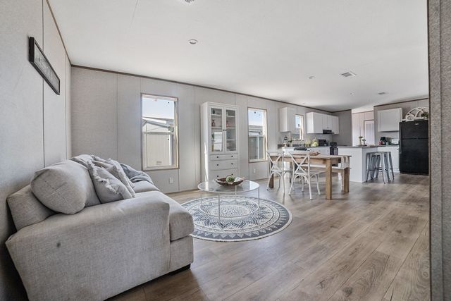 164 Ranya Loop, Decatur, TX 76234