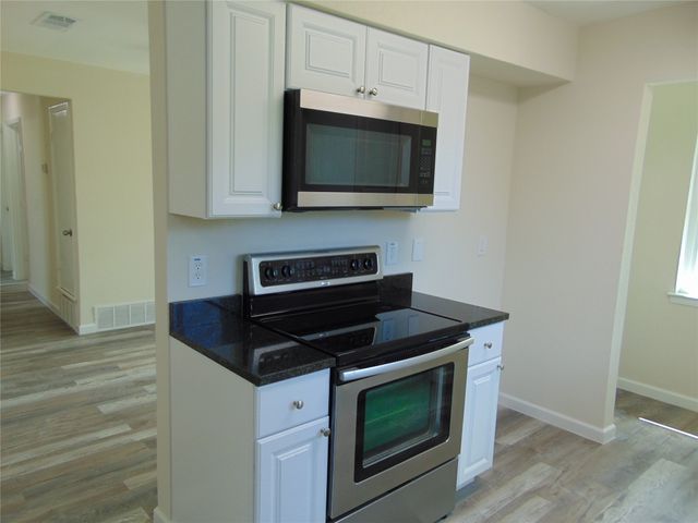 9912 Bluffcreek Drive, Dallas, TX 75227