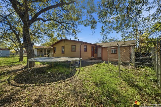 235 Meadow, New Braunfels, TX 78130