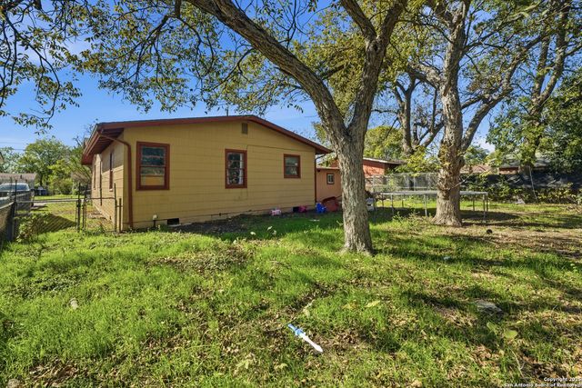 235 Meadow, New Braunfels, TX 78130