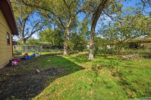 235 Meadow, New Braunfels, TX 78130