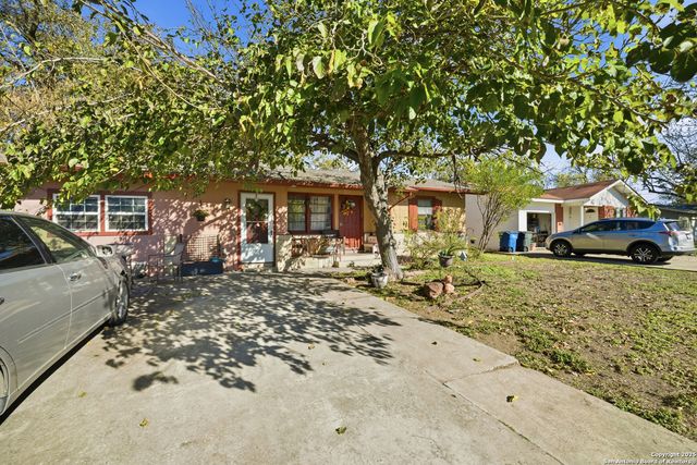 235 Meadow, New Braunfels, TX 78130