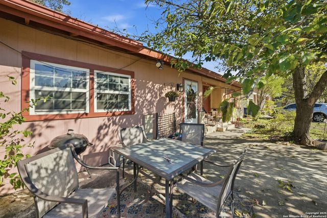 235 Meadow, New Braunfels, TX 78130