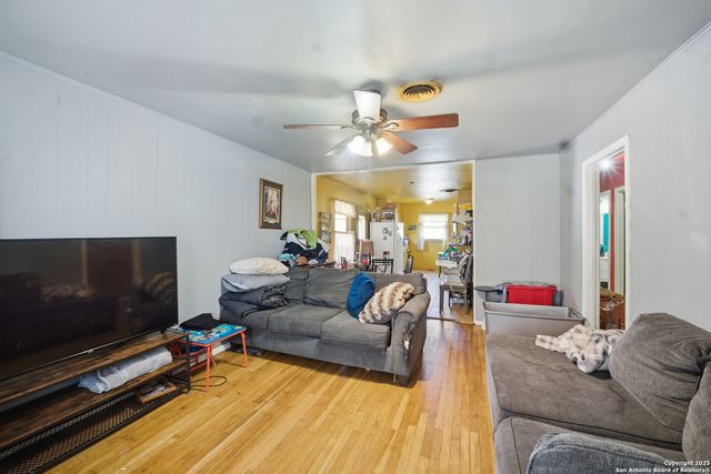 235 Meadow, New Braunfels, TX 78130