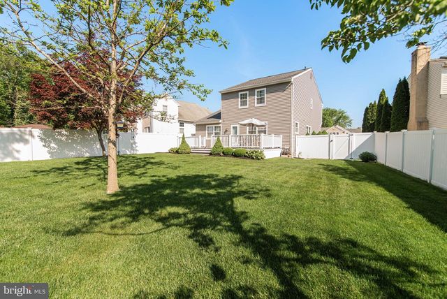 36 PEBBLE DR, Horsham, PA 19044