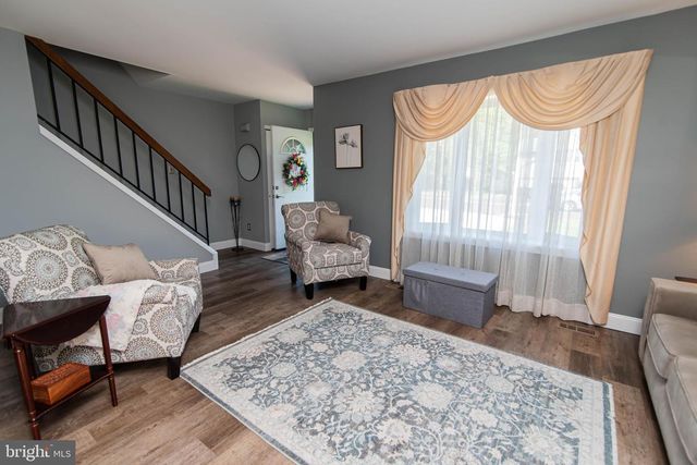 36 PEBBLE DR, Horsham, PA 19044