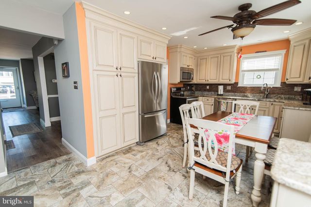 36 PEBBLE DR, Horsham, PA 19044