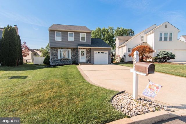 36 PEBBLE DR, Horsham, PA 19044