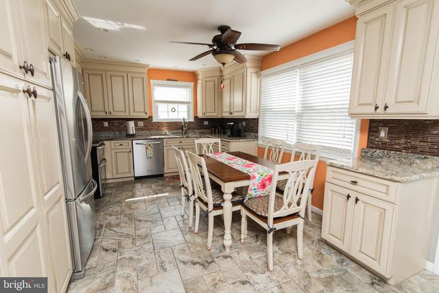 36 PEBBLE DR, Horsham, PA 19044