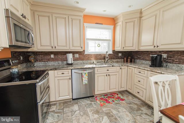 36 PEBBLE DR, Horsham, PA 19044