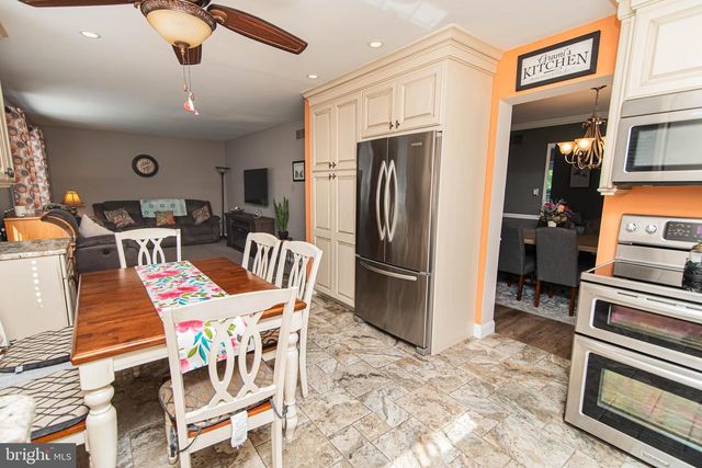 36 PEBBLE DR, Horsham, PA 19044
