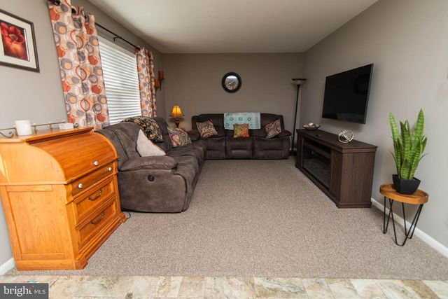 36 PEBBLE DR, Horsham, PA 19044