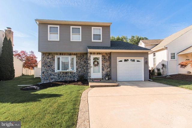 36 PEBBLE DR, Horsham, PA 19044