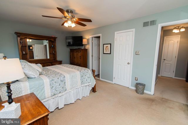 36 PEBBLE DR, Horsham, PA 19044