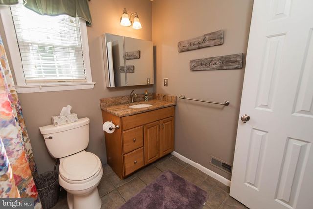 36 PEBBLE DR, Horsham, PA 19044